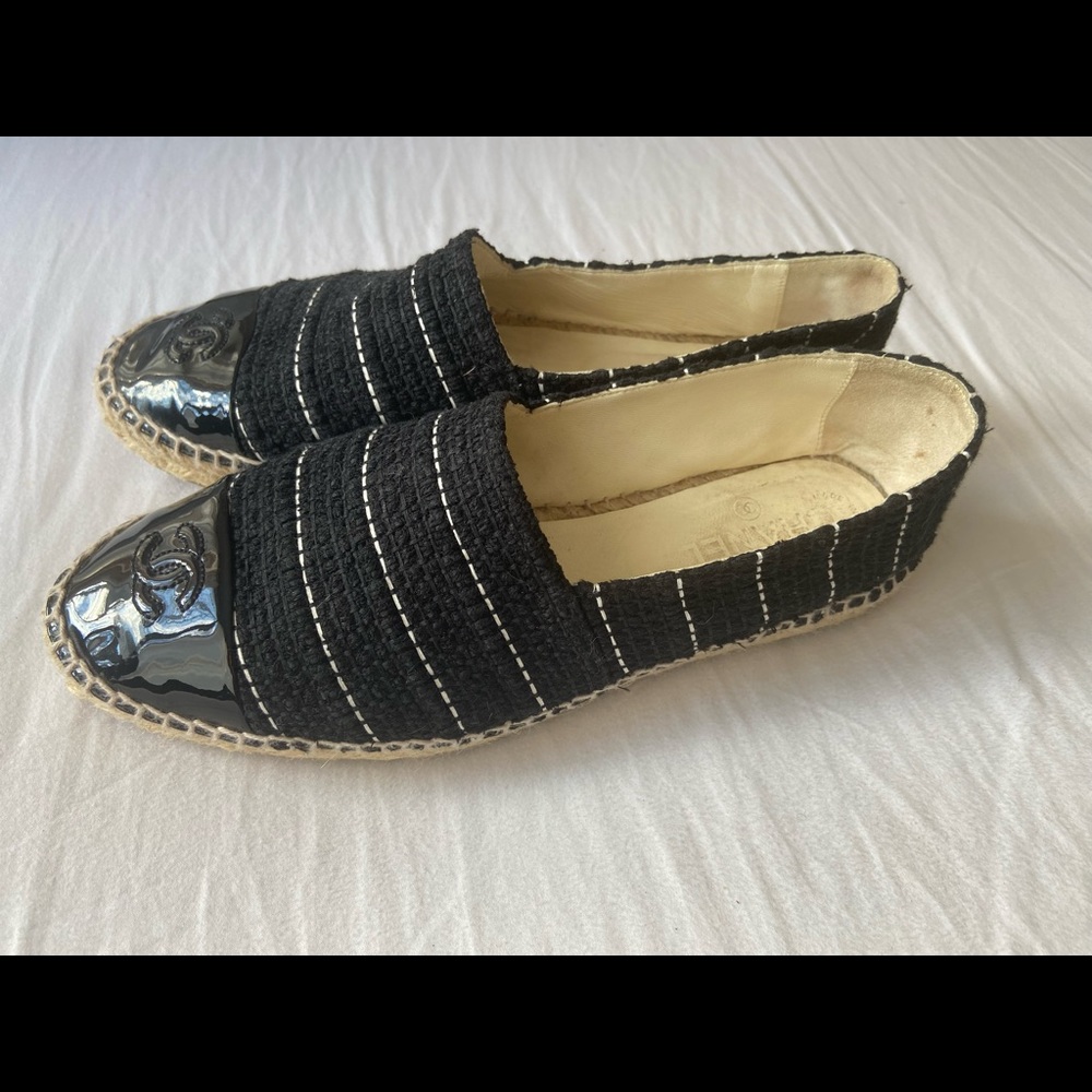 CHANEL authentic tweed espadrilles